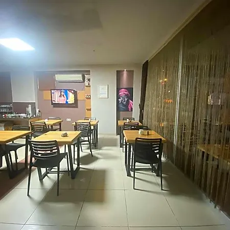 Madi Otel *